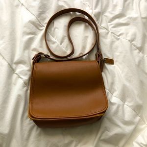 Vintage tan leather crossbody bag